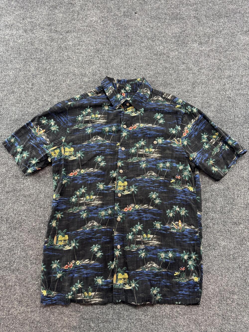 Batik Bay Shirt Mens Medium Black Hawaiian Tropical Palm Tree Button Up Rayon